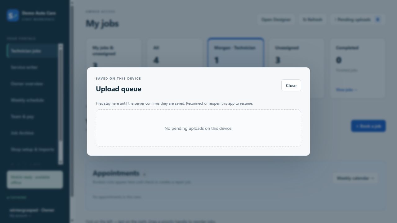 Device upload queue explaining local retention and reconnection; sample queue is empty